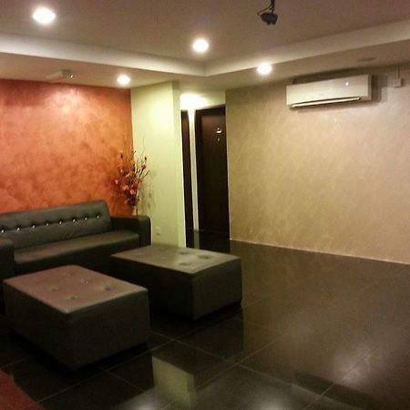 Zotel Business & Leisure Hotel Kuching Kültér fotó